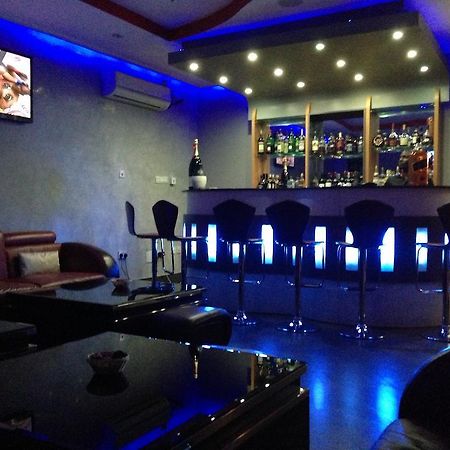 Grandbee Suites Ikeja Exterior foto