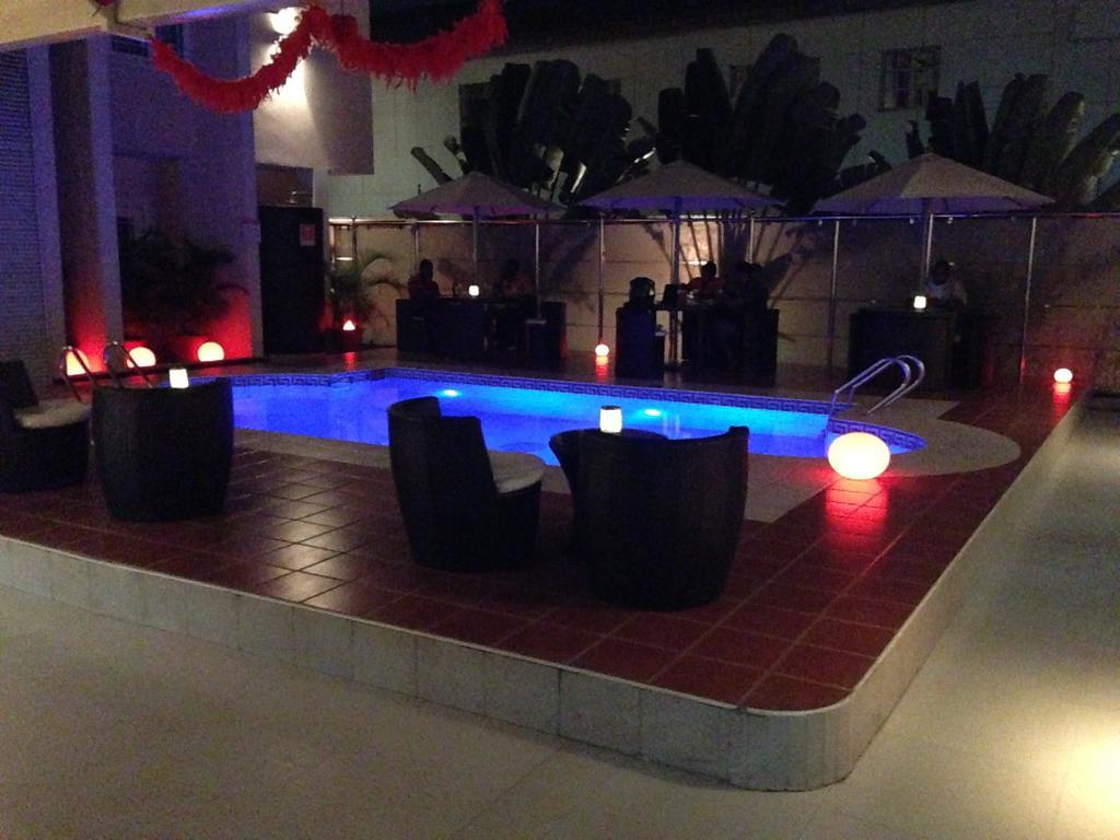 Grandbee Suites Ikeja Exterior foto