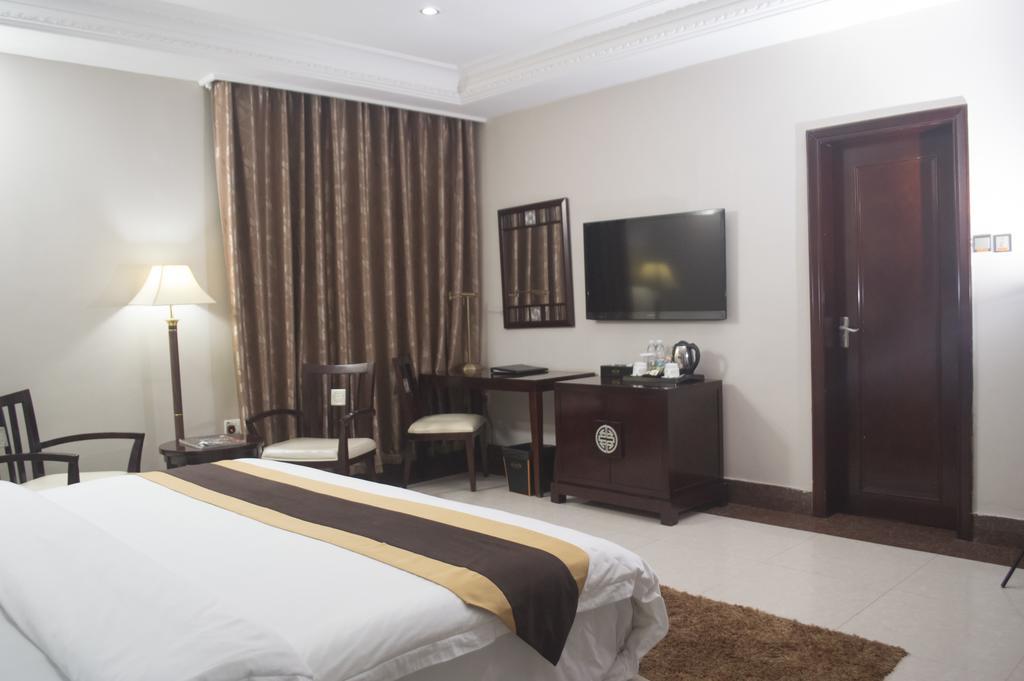 Grandbee Suites Ikeja Exterior foto