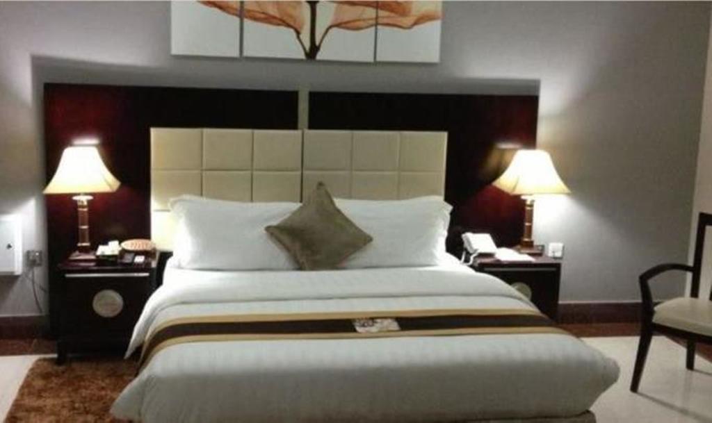 Grandbee Suites Ikeja Quarto foto